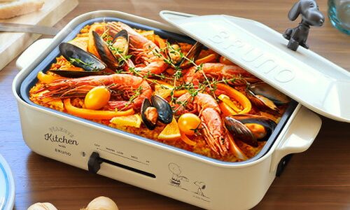 【1000円OFFクーポン】スヌーピー グッズ ホットプレート ブルーノ たこ焼き 焼肉 おしゃれ 鍋【あす楽14時まで】送料無料 P10倍 本体＆6種プレートBRUNO PEANUTS ピーナッツ コンパクトホットプレート2〜3人用 ミニパンケーキ