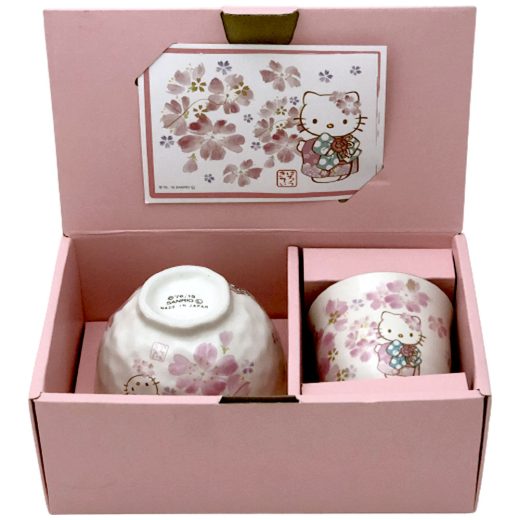 キティちゃん ご飯茶碗 と お湯呑みのセット 桜お茶碗 湯飲み HELLO KITTY キティ サンリオ ハローキティ kitty はろうきてぃ 和柄 雑貨 小物 茶碗 陶器　磁器 美濃焼 キティグッズ