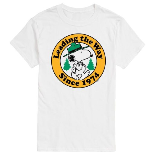 【送料無料】 ライセンス キャラクター メンズ Tシャツ トップス Men's Peanuts Snoopy Leading The Way Graphic Tee White