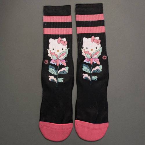 スタンス 靴下 黒色 ブラック ハローキティー レディース 【 STANCE X HELLO KITTY WOMEN FLOWER FRIEND SOCKS (BLACK) / BLACK 】 インナー 下着 ナイトウエア メンズ レッグ