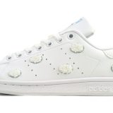 adidas STAN SMITH J HELLO KITTY FTWWHT/GREONE/GLOWBL if7022 アディダス オリジナルス スタンスミス J ハローキティ キッズ レディース スニーカー ホワイト サンリオ SANRIO サステナブル