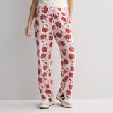 【送料無料】 ライセンス キャラクター レディース カジュアルパンツ ボトムス Women’s Hello Kitty Allover Print Lounge Pants Pink